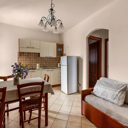 Appartement A 150 Meter Long Mare, 2 Fish *