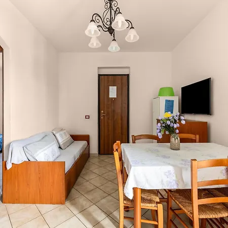 Appartement A 150 Meter Long Mare, 2 Fish *