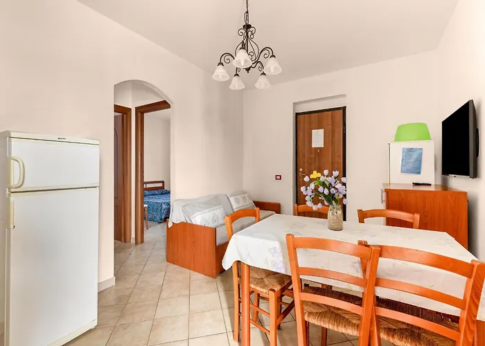 A 150 Meter Long Mare, 2 Fish Valledoria