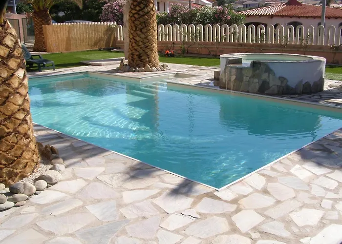 A 150 Meter Long Mare, 2 Fish